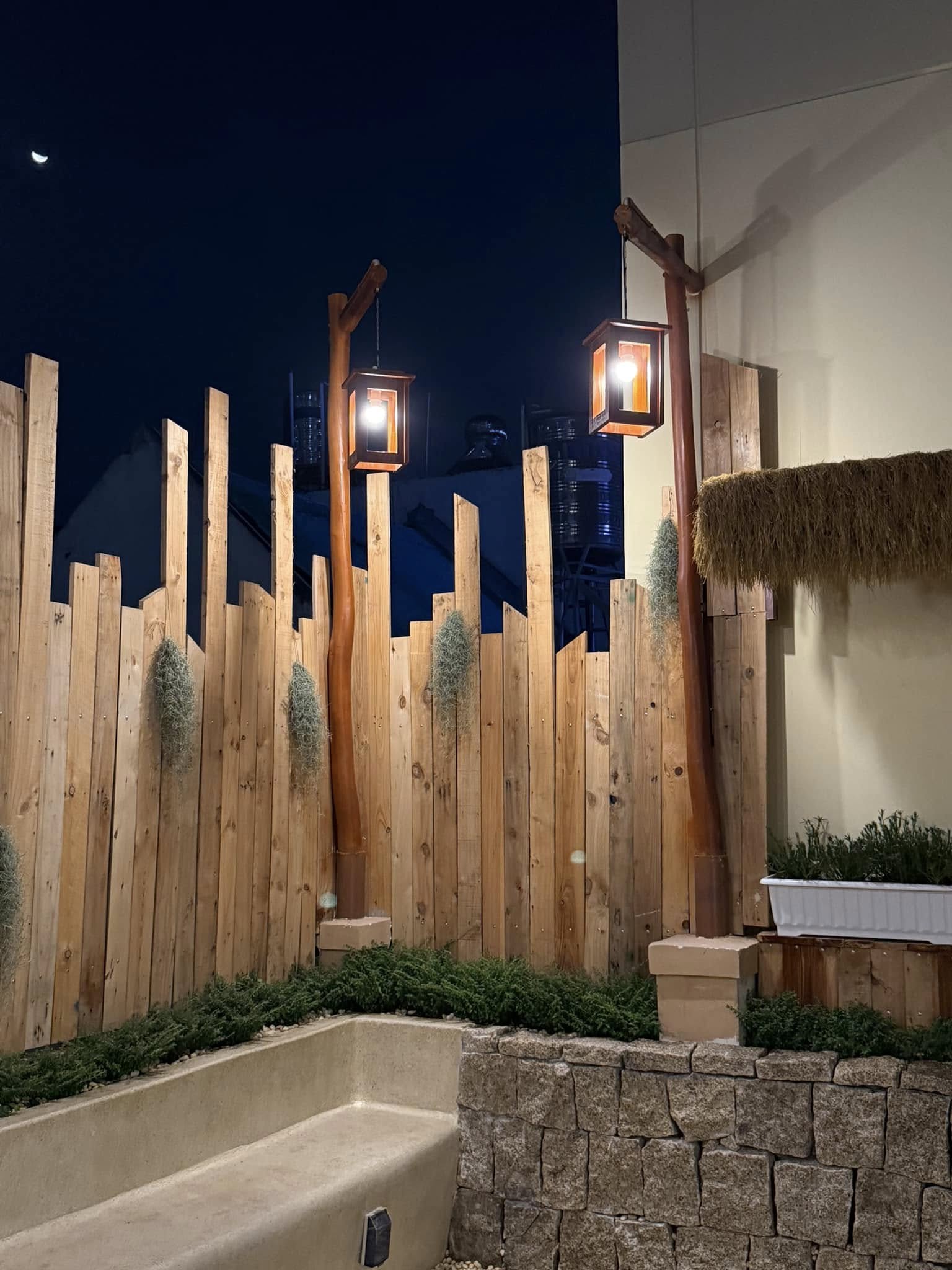 Không gian ngoài trời